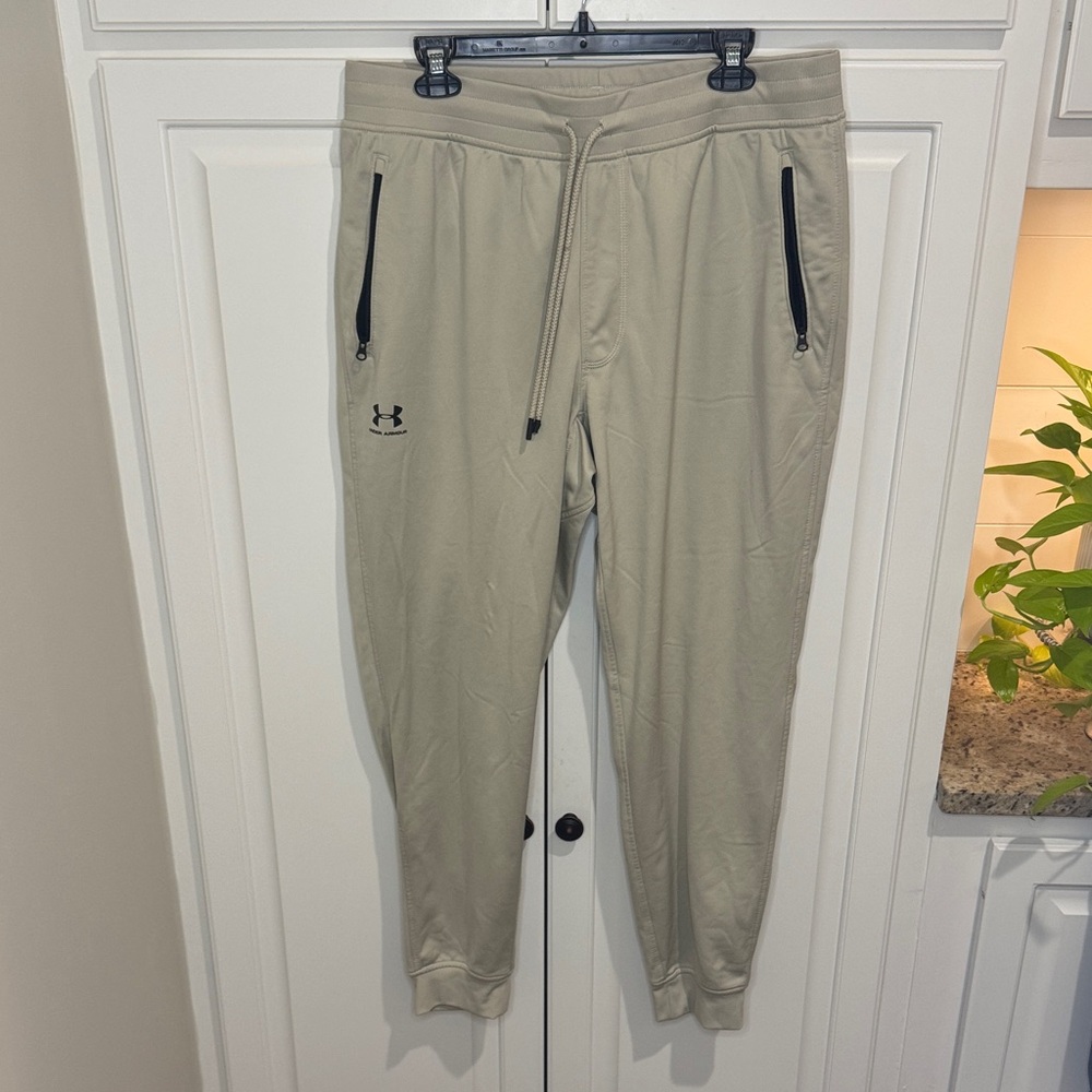 Under Armour Men's Beige Jogger Pants